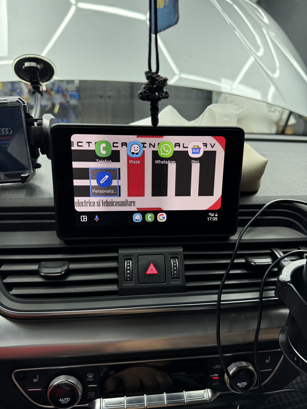 Montare 6 - Audi Q5 FY 2018 Instalare Port USB 2 Sloturi Apple Carplay Android Auto Waze Google Maps