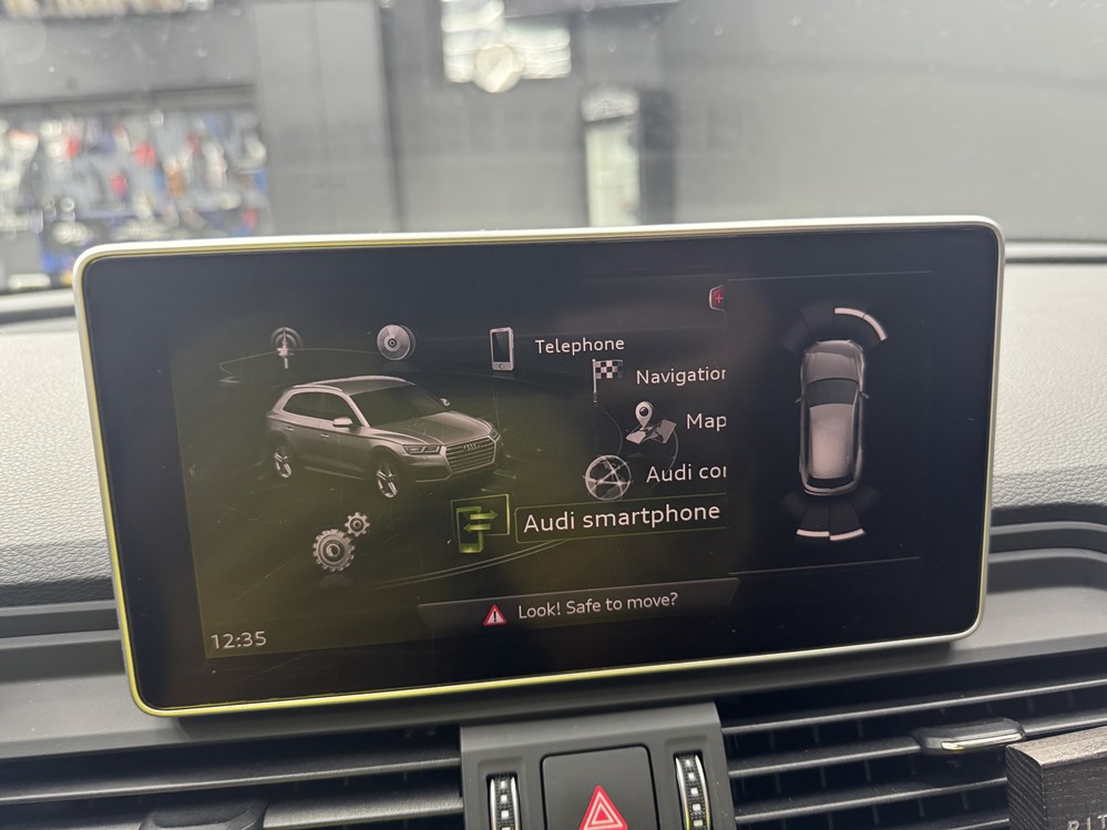 Montare 2 - Audi Q5 FY 2018 Montaj Camera Marsarier Originala Highline OEM Bucuresti