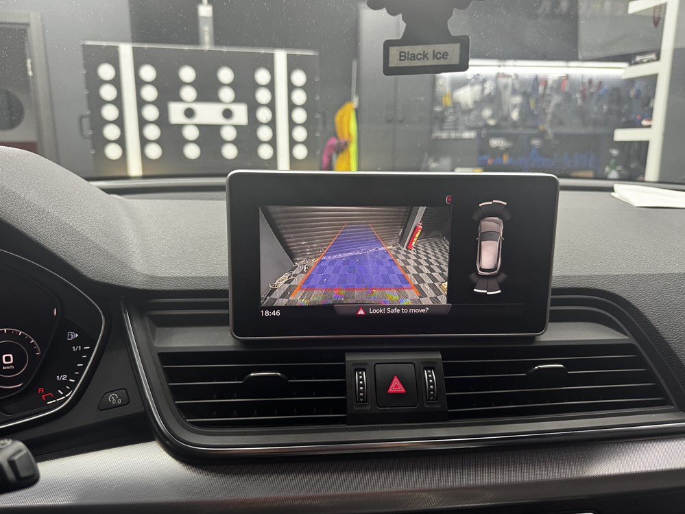 Montare 8 - Audi Q5 FY 2018 Montare Camera Spate Marsarier Originala Port USB Activare Apple Carplay Android Auto