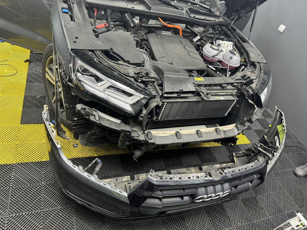 Montare 6 - Audi Q5 FY 2020 Instalare Montare Sistem Camere Top View Area View 360 Camera Fata Oglinzi Spate 