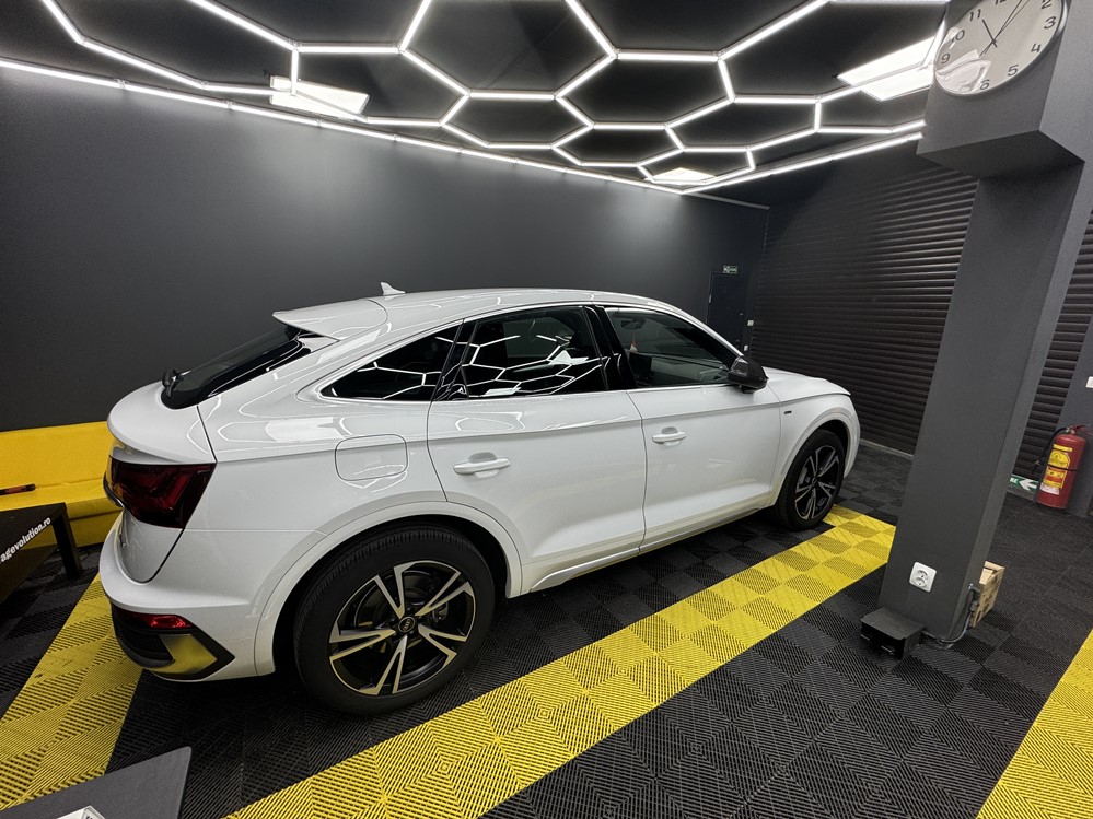 Montare 11 - Audi Q5 FY Sportback 2021 Montaj Kit Keyless Entry Fata - Spate Manere Usi Fata Spate Keyless Entry