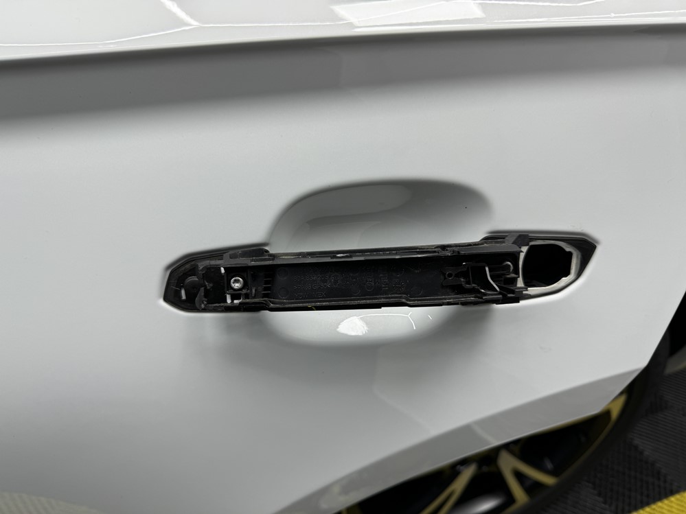 Montare 9 - Audi Q5 FY Sportback 2021 Montaj Kit Keyless Entry Fata - Spate Manere Usi Fata Spate Keyless Entry