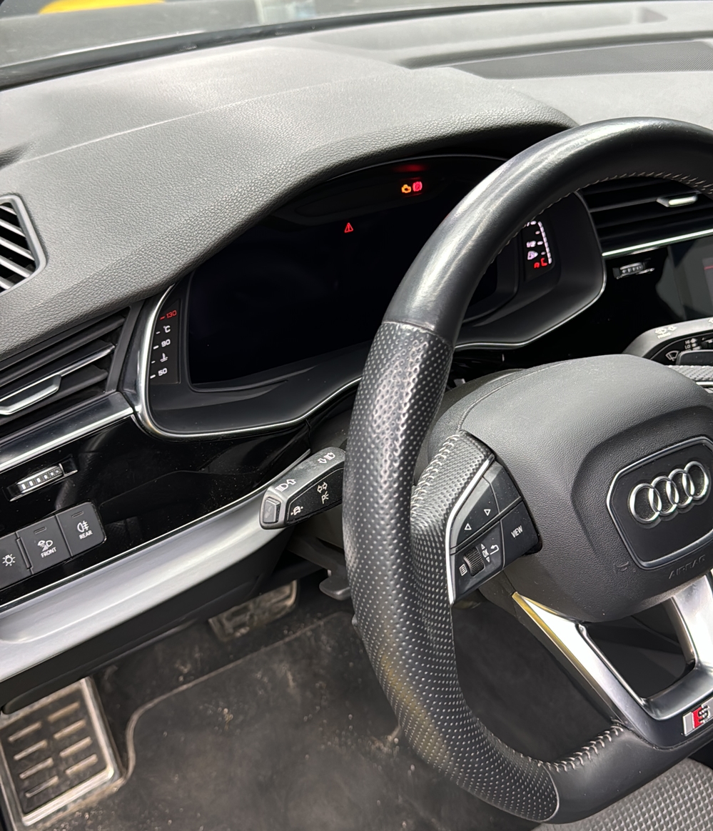 Montare 7 - Audi Q7 4M 2021 Remediere Reparatie Ceasuri Digitale Virtual Cockpit Ecran Negru La Contact Pus Bucuresti