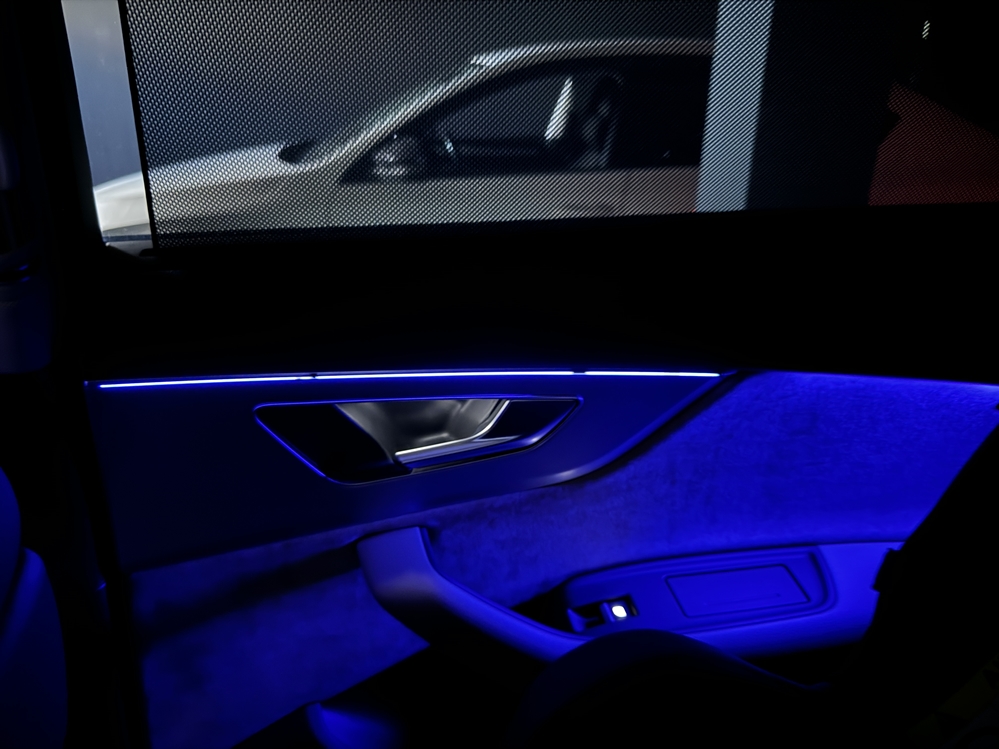 Montare 17 - Audi Q7 4M 2023 Instalare Montare Lumini Ambientale 30 Culori Originale Lumini Bord Ambientale Color
