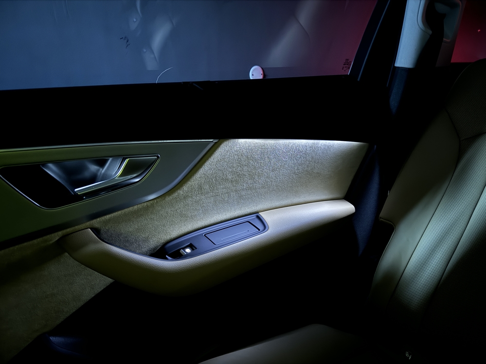Montare 4 - Audi Q7 4M 2023 Instalare Montare Lumini Ambientale 30 Culori Originale Lumini Bord Ambientale Color