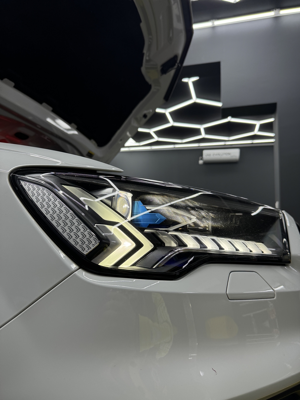 Montare 9 - Audi Q7 4M 2023 Instalare Montare Lumini Ambientale 30 Culori Originale Lumini Bord Ambientale Color
