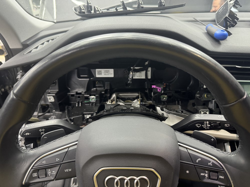Activare 4 - Audi Q7 4M Reparatie Remediere Audi pre sense: momentan limitat. Panou de bord: defectiune! Mesaje de avertizare limitate Bucuresti Montare 4 - Audi Q7 4M Reparatie Remediere Audi pre sense: momentan limitat. Panou de bord: defectiune! Mesaje de avertizare limitate Bucuresti