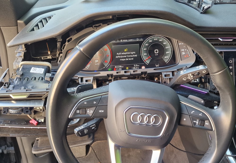 Montare 4 - Audi Q8 2021 Reparatie Ceasuri Digitale B2000 49 B2000 41 B2000 96 Panou de bord defectiune