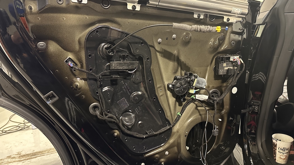 Activare 15 - Audi RSQ8 2022 Montaj Kit Keyless Entry Fata - Spate Manere Usi Fata Spate Keyless Entry Montare 15 - Audi RSQ8 2022 Montaj Kit Keyless Entry Fata - Spate Manere Usi Fata Spate Keyless Entry