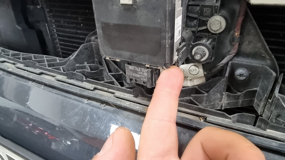 Montare 9 - Calibrare Radar ACC Set Reparatie ACC Front Assist Indisponibil Passat B8 3G 2016