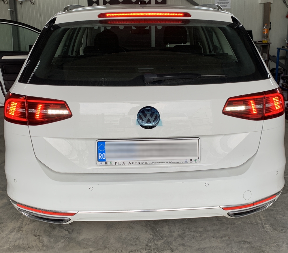 Montare 8 - Instalare Camera Spate VW Passat B8 3G 2018 Marsarier Highline Originala In Emblema