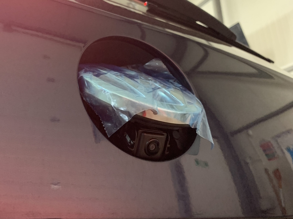 Montare 5 - VW Passat B8 2018 Instalare Camera Marsarier Highline Spate Flip In Emblema