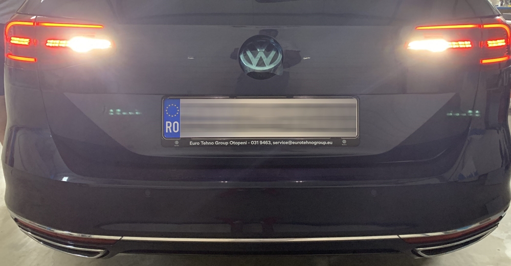 Montare 6 - VW Passat B8 2018 Instalare Camera Marsarier Highline Spate Flip In Emblema