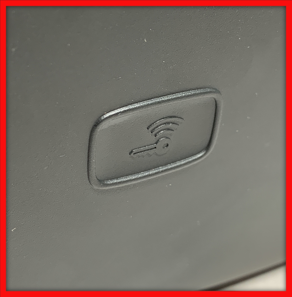 Poza 2 - Carcasa Coloana Volan Grup Manete Cu Maneta Pilot Automat Audi Q3 8U 8U0953497J