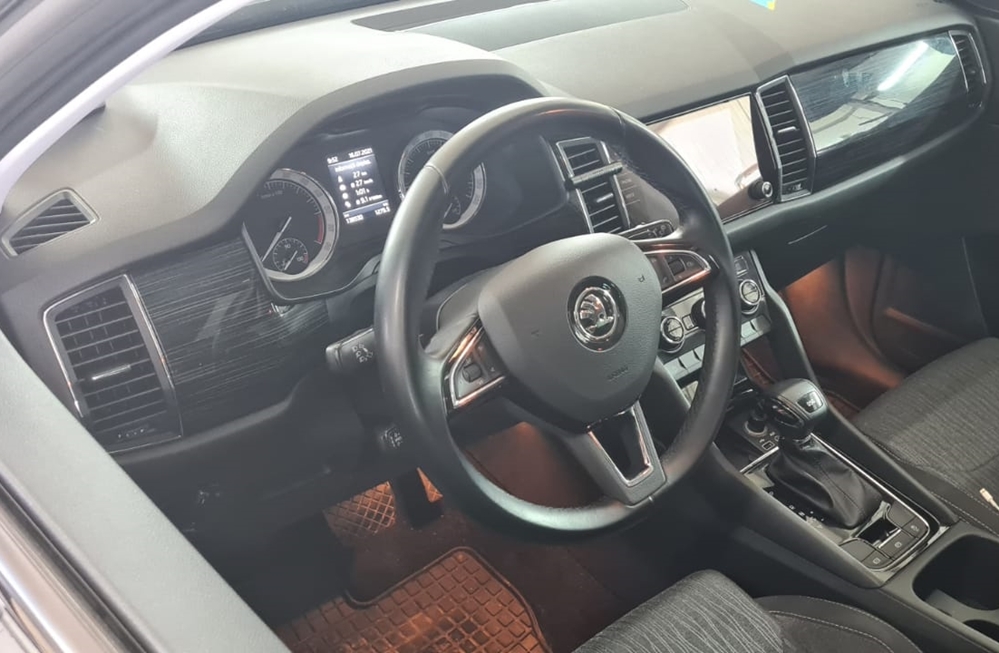 Montare 9 - Skoda Kodiaq 2018 Instalare Ceasuri Digitale Virtual Cockpit Bord Digital Plasma