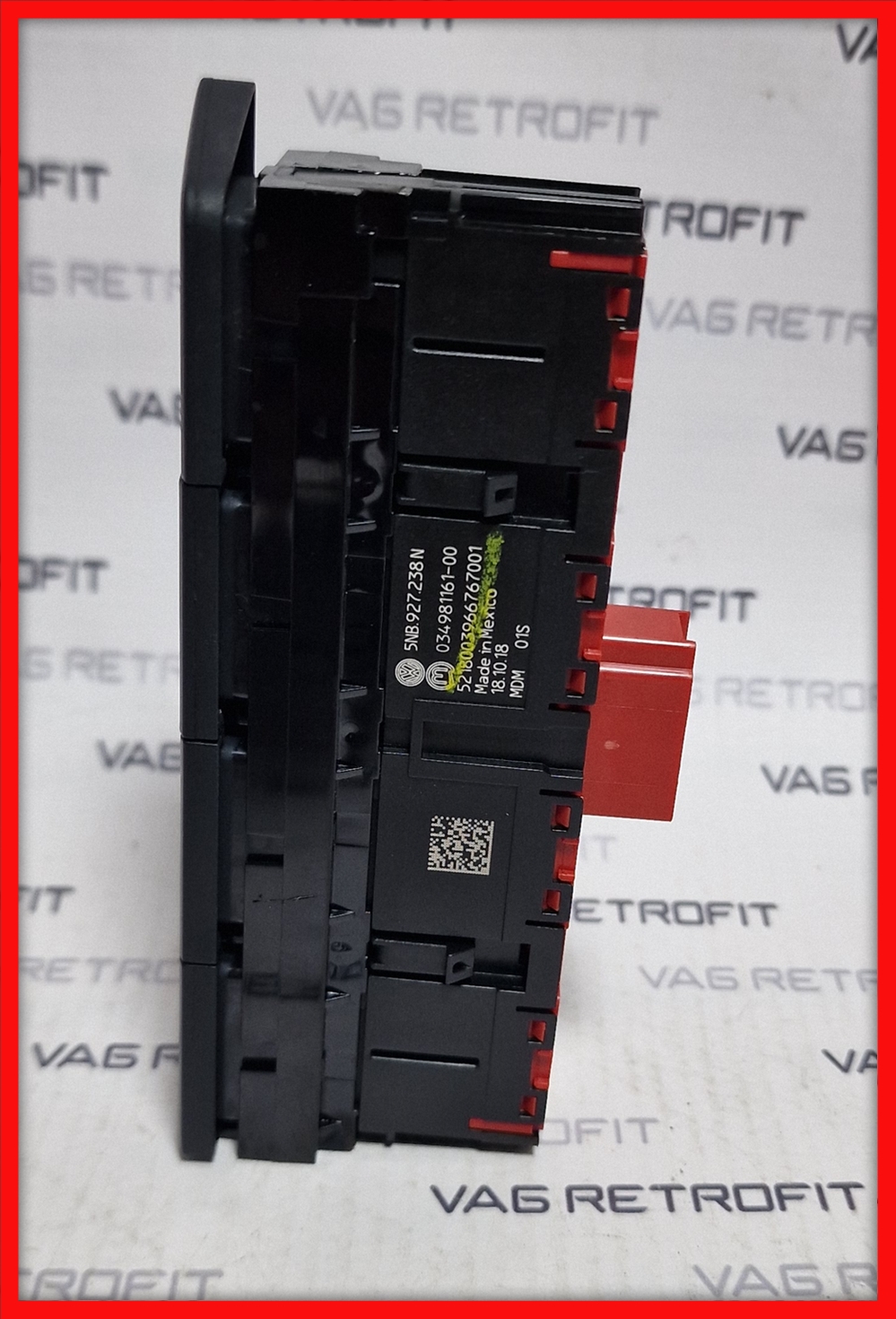 Poza 2 - Consola Butoane Cu Parcare Automata Camere Area View VW Tiguan 5NB927238N