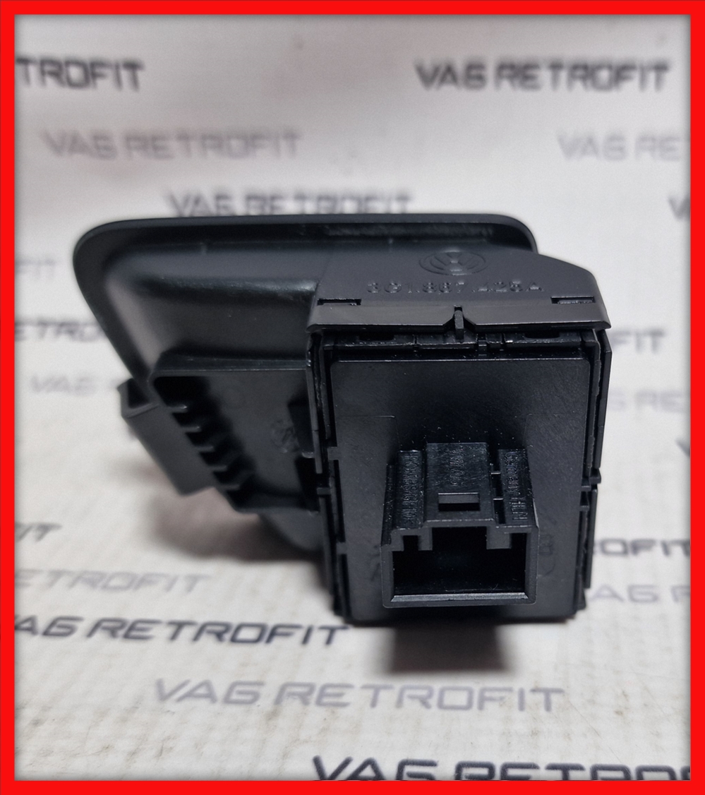 Poza 3 - Consola Buton Deschidere Portbagaj Rezervor VW Passat 3G1867425A 3G1 867 425 A
