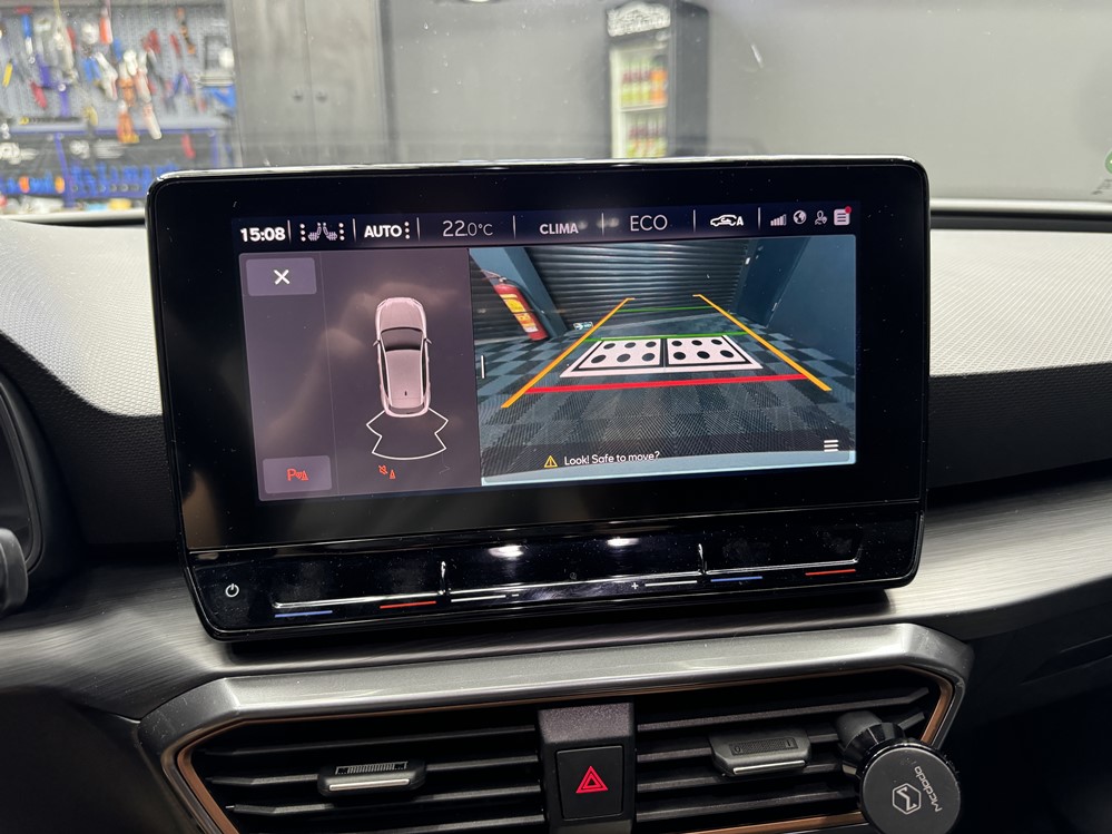 Montare 6 - Cupra Leon 4 KL 2022 Instalare Montare Camera Spate Marsarier Mers Inapoi Originala Highline Bucuresti