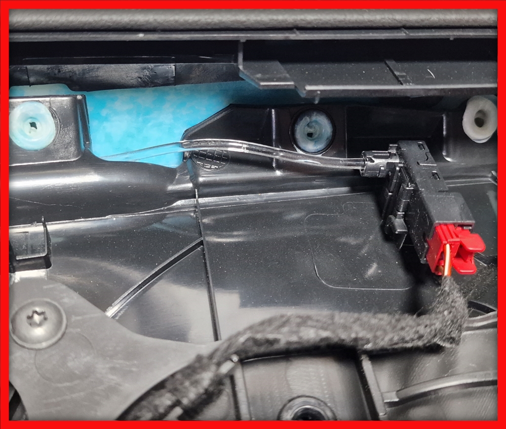 Poza 3 - Fete Usi Cu Bandouri Lumina Iluminare Ambientala SEAT LEON 5F Volan Stanga