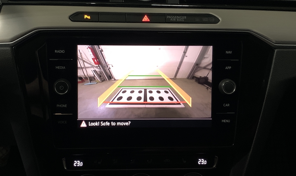 Activare 5 - Inlocuire Camera Video Spate Marsarier Defecta VW Passat B8 2016 Montare 5 - Inlocuire Camera Video Spate Marsarier Defecta VW Passat B8 2016