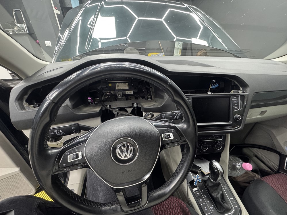 Montare 3 - Inlocuire Ceasuri Digitale Bord Virtual Cockpit AID Defecte Ecran Negru La Contact Pus VW Tiguan AD1 2019