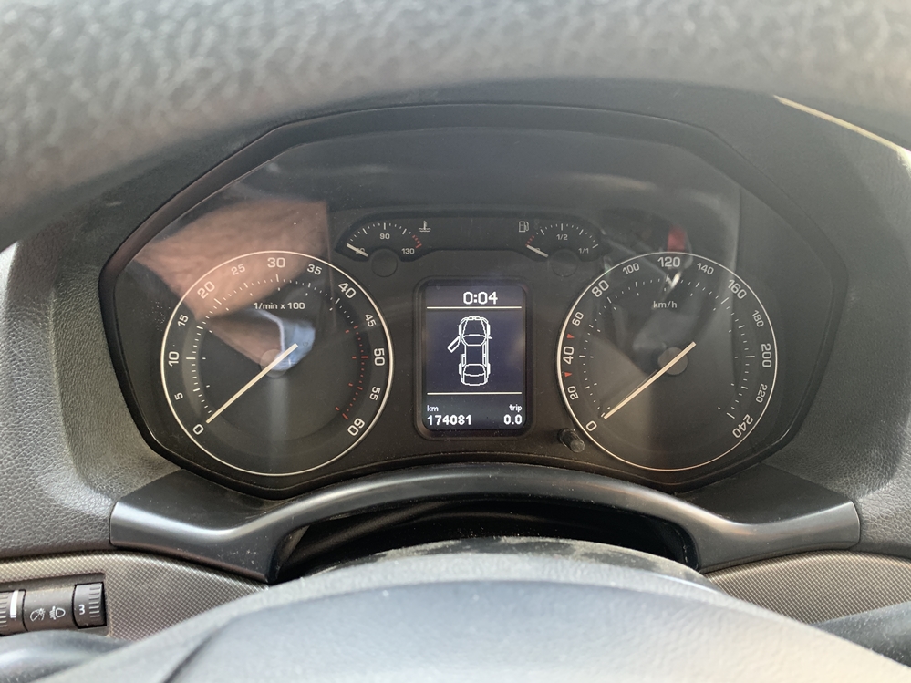 Montare 5 - Inlocuire Ecran Display Ceasuri Bord Maxidot Bord Skoda Octavia 2 2006 