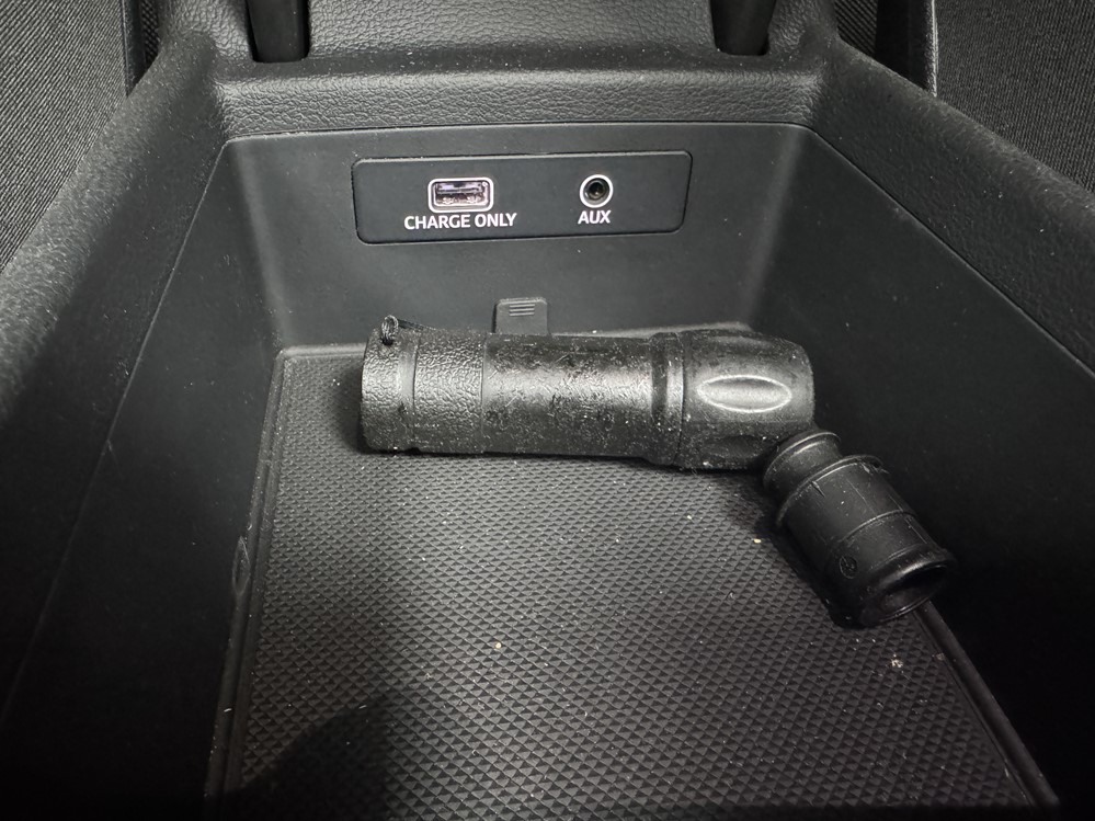 Activare 3 - Instalare Activare Port USB 2 Sloturi Apple Carplay Android Auto Audi A4 B9 2019 Montare 3 - Instalare Activare Port USB 2 Sloturi Apple Carplay Android Auto Audi A4 B9 2019