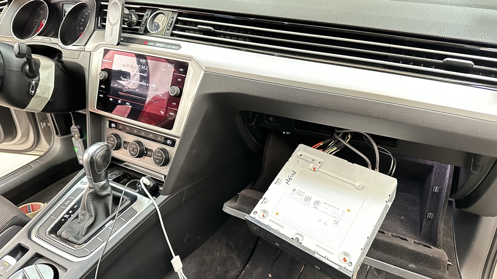 Activare 5 - VW Passat B8 2018 Instalare Component Protection MIB 2 APP Connect Apple Carplay Android Auto Montare 5 - VW Passat B8 2018 Instalare Component Protection MIB 2 APP Connect Apple Carplay Android Auto