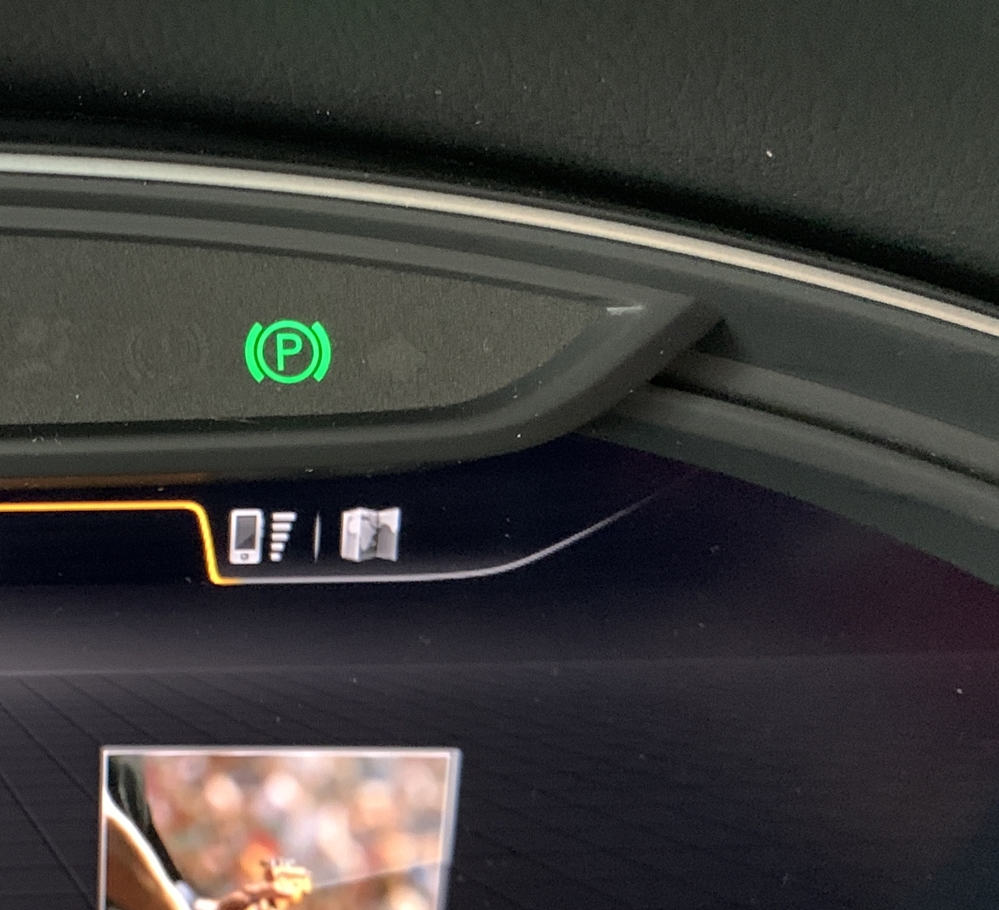 Montare 6 - Montare Instalare Buton Auto Hold Audi Q5 FY 2018 Activare Functie AutoHold