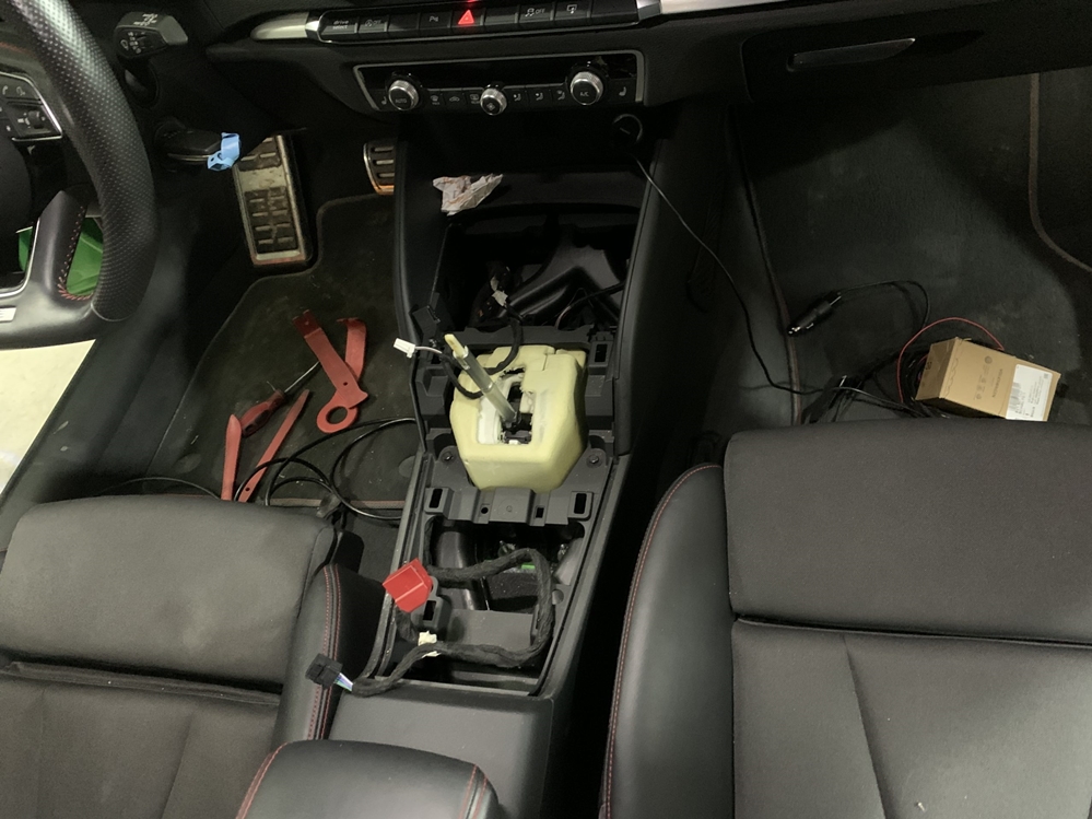 Montare 4 - Montaj Activare Buton Autohold Audi A3 8V Auto Hold 2018