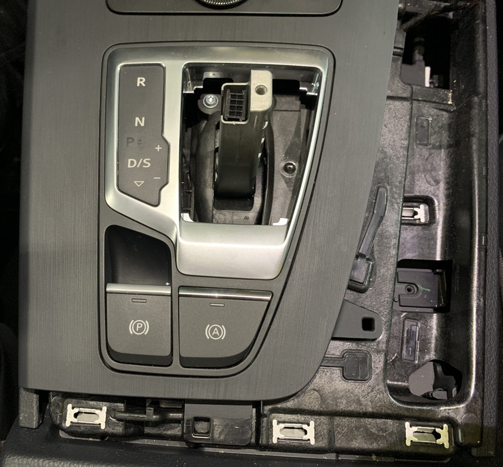 Montare 5 - Instalare Auto Hold Audi Q5 FY Autohold Audi Q5 FY