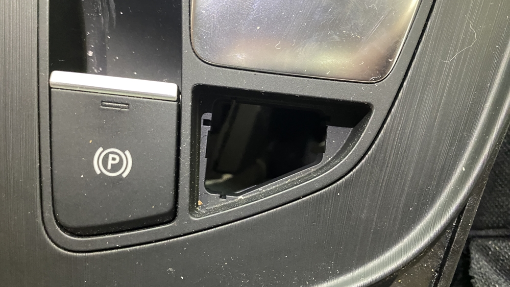 Montare 4 - Audi A4 B9 2017 Instalare Buton Auto Hold Activare Buton Autohold / Auto Hold Original