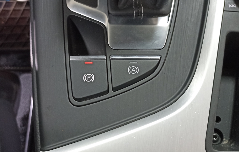 Activare 4 - Audi A4 B9 2016 Instalare Buton Auto Hold Activare Apple Carplay Android Auto Montare 4 - Audi A4 B9 2016 Instalare Buton Auto Hold Activare Apple Carplay Android Auto