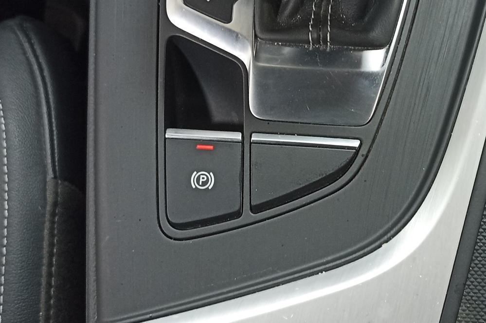 Activare 10 - Audi A4 B9 2016 Instalare Buton Auto Hold Activare Apple Carplay Android Auto Montare 10 - Audi A4 B9 2016 Instalare Buton Auto Hold Activare Apple Carplay Android Auto