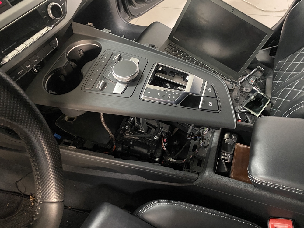 Montare 7 - Instalare Buton Auto Hold Audi A5 F5 2018 Activare Buton Autohold / Auto Hold Original