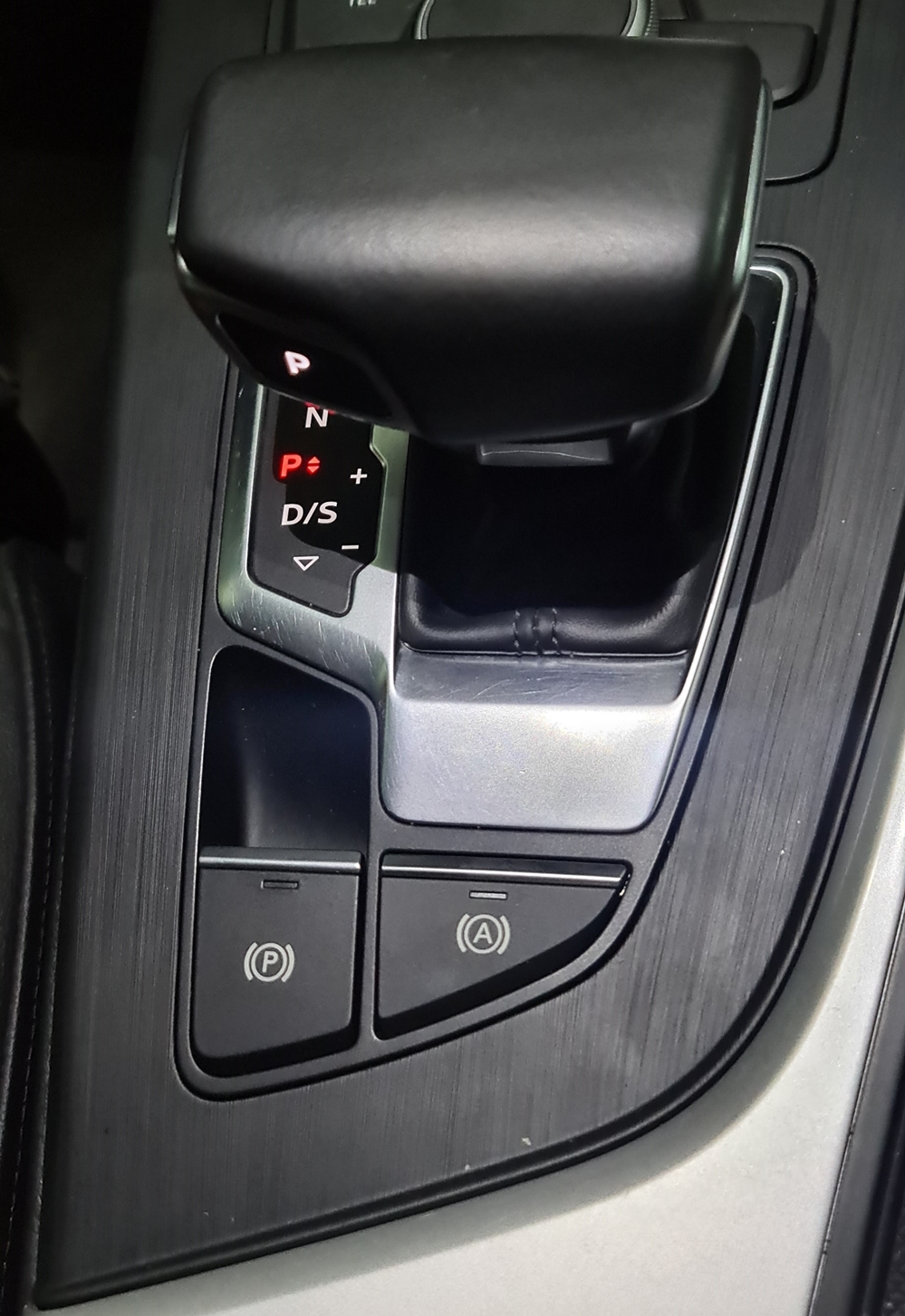 Montare 4 - Audi A4 B9 2018 Instalare Activare Buton Autohold / Auto Hold