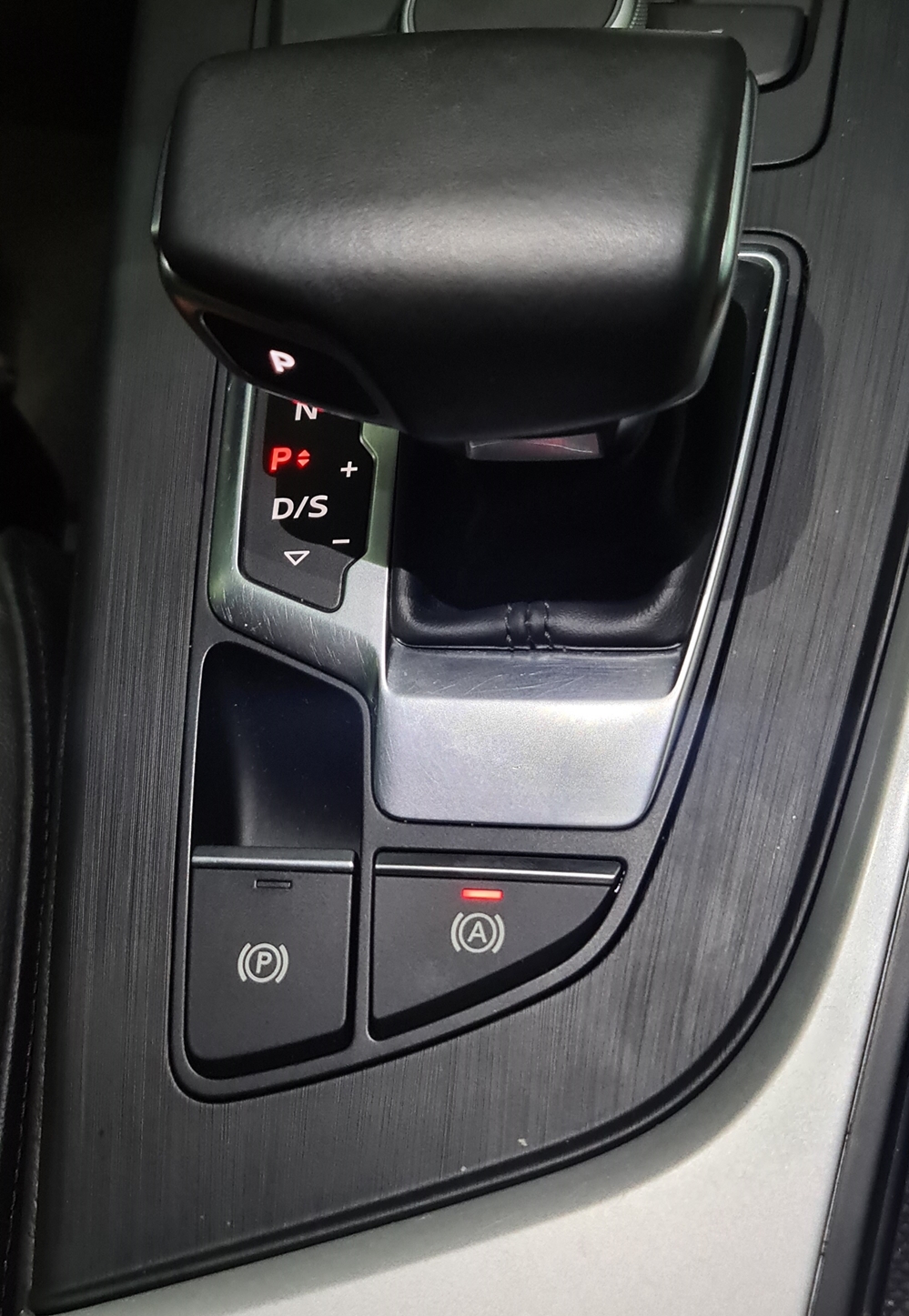 Montare 5 - Audi A4 B9 2018 Instalare Activare Buton Autohold / Auto Hold