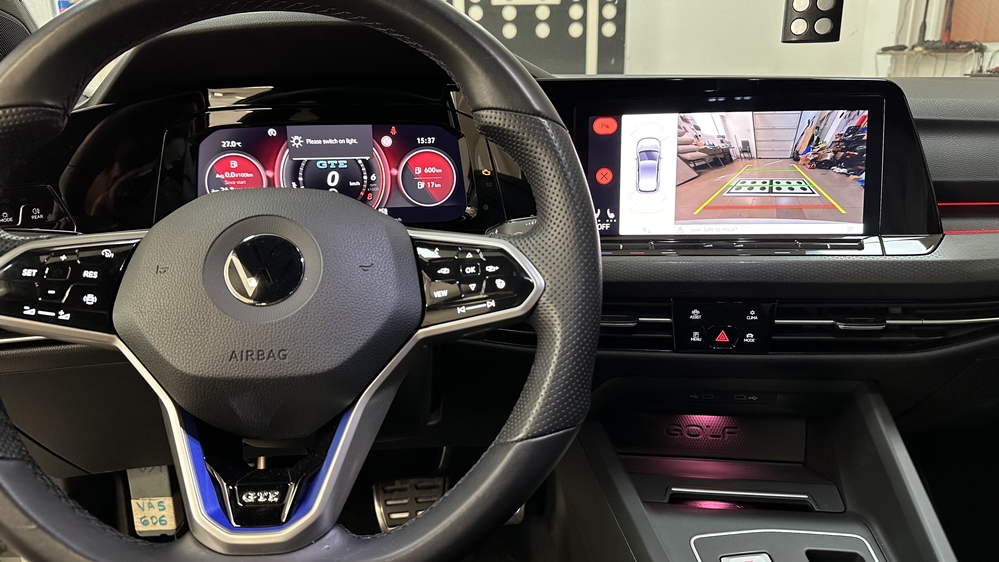 Activare 14 - Camera Spate VW Golf 8 VIII 2022 Camera Video Marsarier Originala in Emblema Montare 14 - Camera Spate VW Golf 8 VIII 2022 Camera Video Marsarier Originala in Emblema