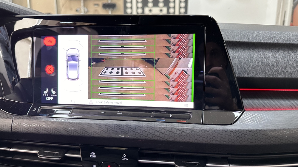 Activare 15 - Camera Spate VW Golf 8 VIII 2022 Camera Video Marsarier Originala in Emblema Montare 15 - Camera Spate VW Golf 8 VIII 2022 Camera Video Marsarier Originala in Emblema