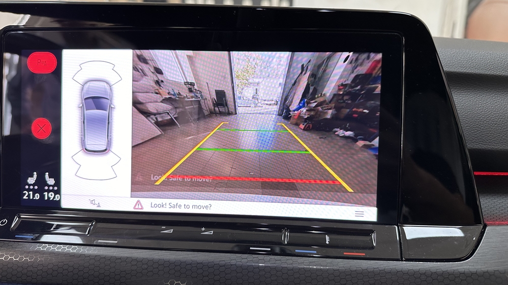 Activare 9 - Camera Spate VW Golf 8 VIII 2022 Camera Video Marsarier Originala in Emblema Montare 9 - Camera Spate VW Golf 8 VIII 2022 Camera Video Marsarier Originala in Emblema