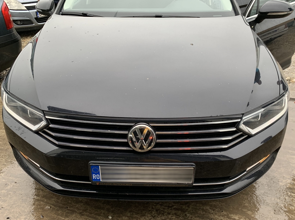 Montare 2 - Instalare Camera Flip In Emblema Highline VW Passat B8 3G 2016