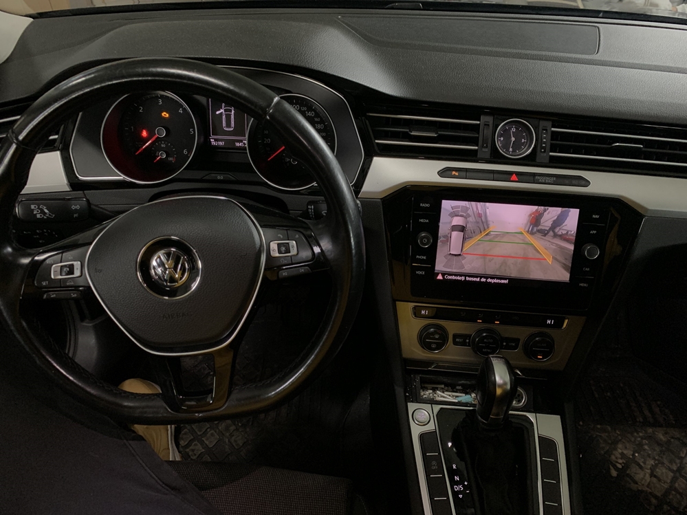 Montare 3 - Instalare Camera Flip In Emblema Highline VW Passat B8 3G 2016
