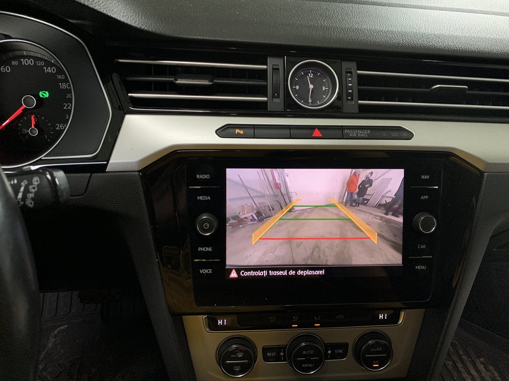 Montare 4 - Instalare Camera Flip In Emblema Highline VW Passat B8 3G 2016