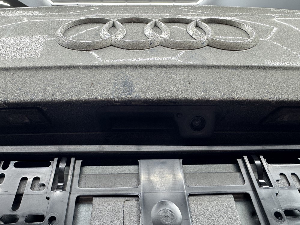 Montare 3 - Instalare Camera Marsarier Audi Q5 FY 2019 Camera Video Spate Originala