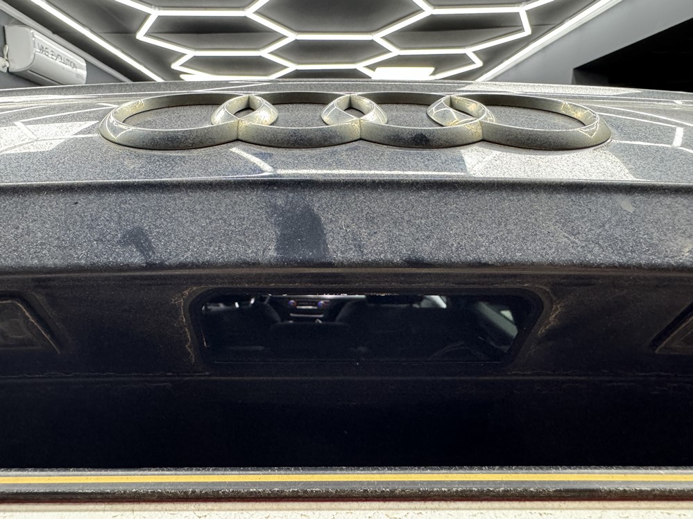 Montare 4 - Instalare Camera Marsarier Audi Q5 FY 2019 Camera Video Spate Originala