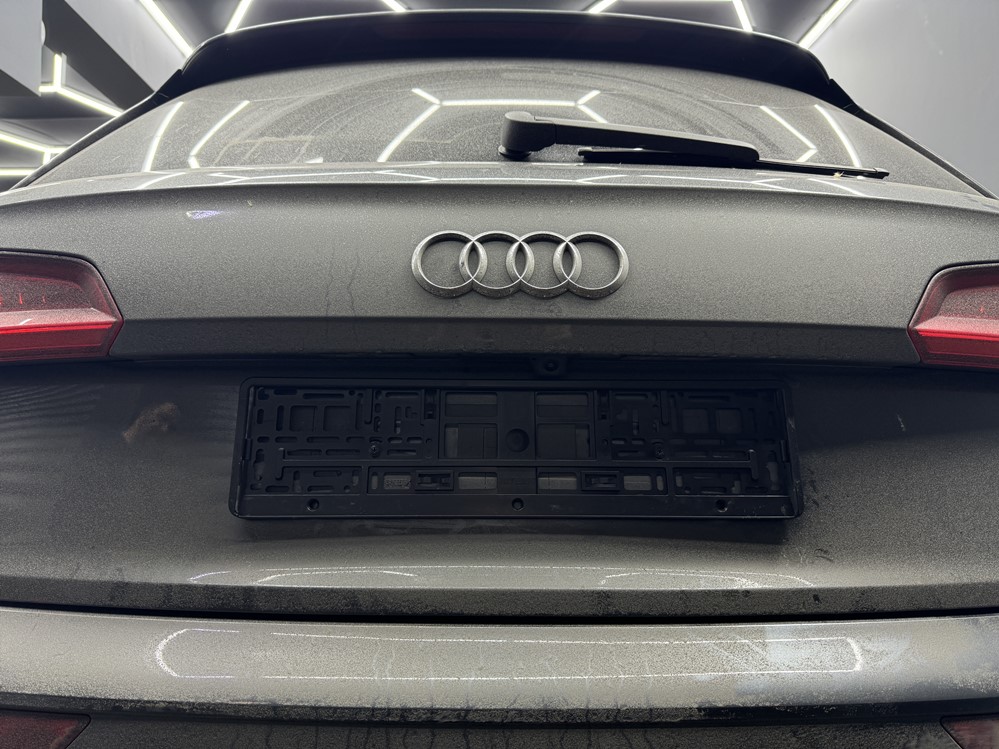 Montare 4 - Instalare Camera Marsarier Audi Q5 FY 2019 Camera Video Spate Originala