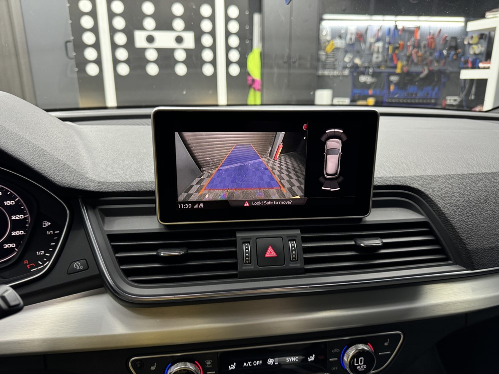 Montare 6 - Instalare Camera Marsarier Audi Q5 FY 2019 Camera Video Spate Originala