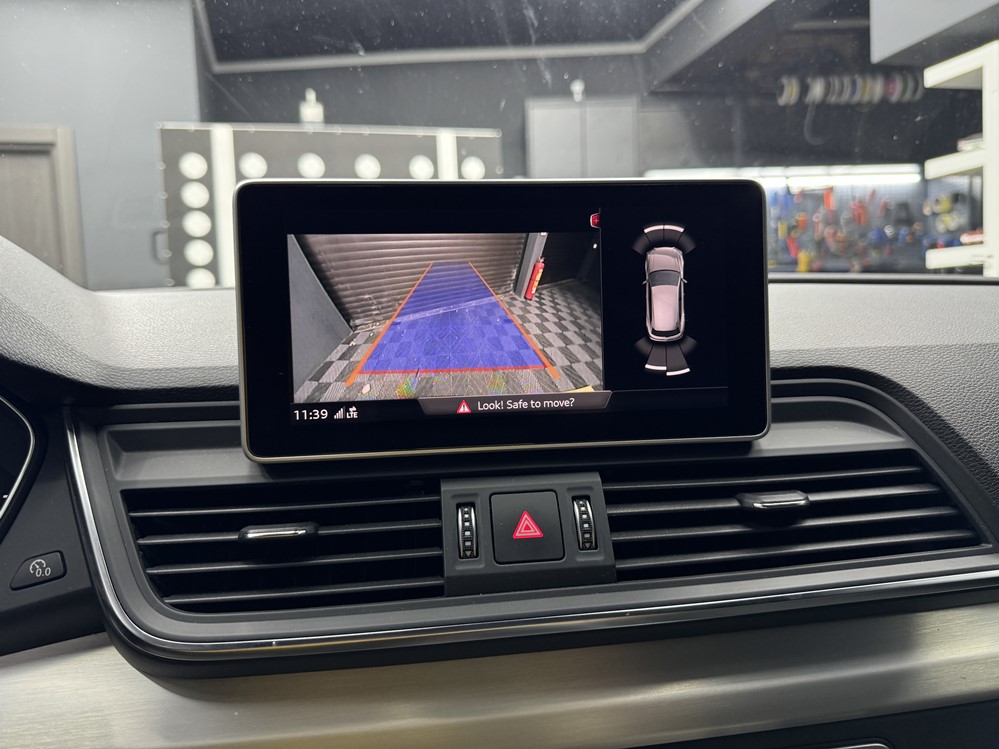 Montare 7 - Instalare Camera Marsarier Audi Q5 FY 2019 Camera Video Spate Originala