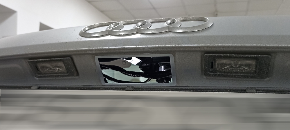 Montare 7 - Audi A4 B9 2018 Instalare Camera Marsarier Originala In Maner Spate