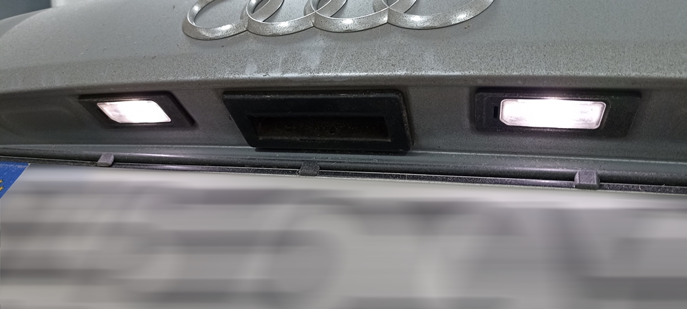 Montare 8 - Audi A4 B9 2018 Instalare Camera Marsarier Originala In Maner Spate